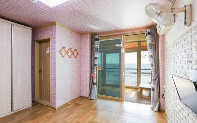 Uljin Haetteuneunjip Pension