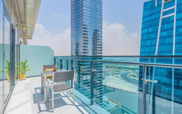 Monty - Elegant Penthouse With Skyline Views Terrace