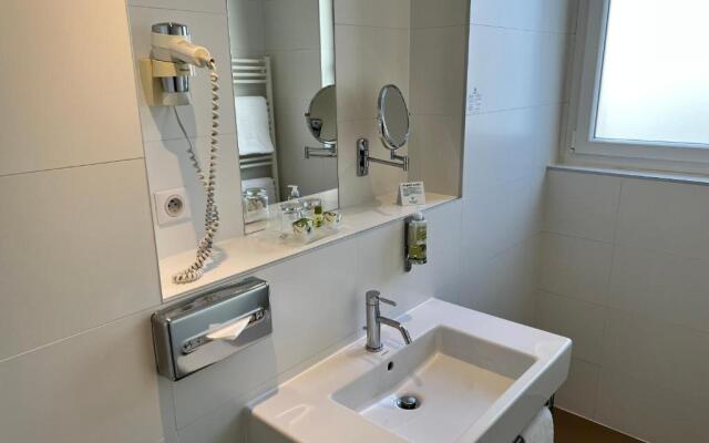 Holiday Inn Paris - Auteuil by IHG