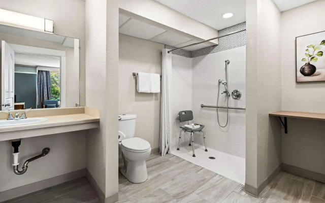 Days Inn by Wyndham Dubuque