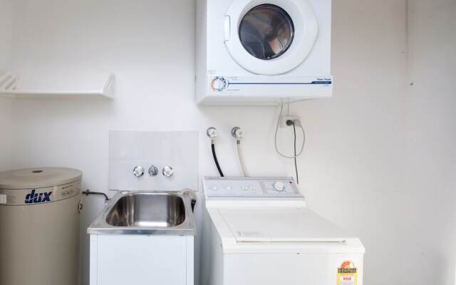 Paradiso, Unit 1/1 Laman Street