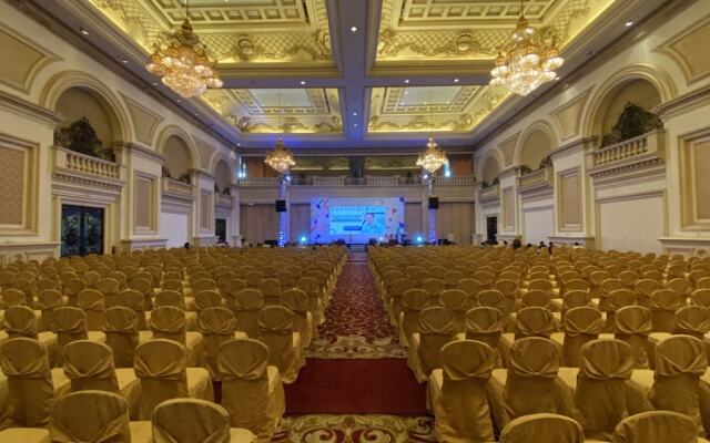 Grand Empire Palace Hotel