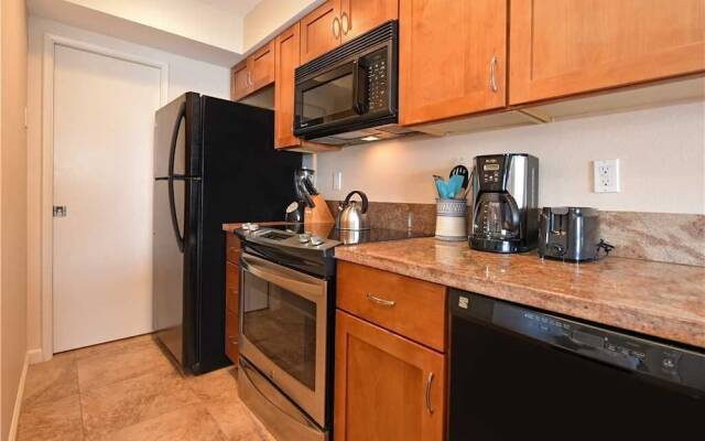 Lokelani #C104 - 1 Br condo by RedAwning