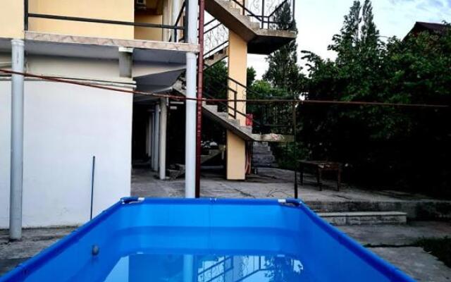 Otel Nana