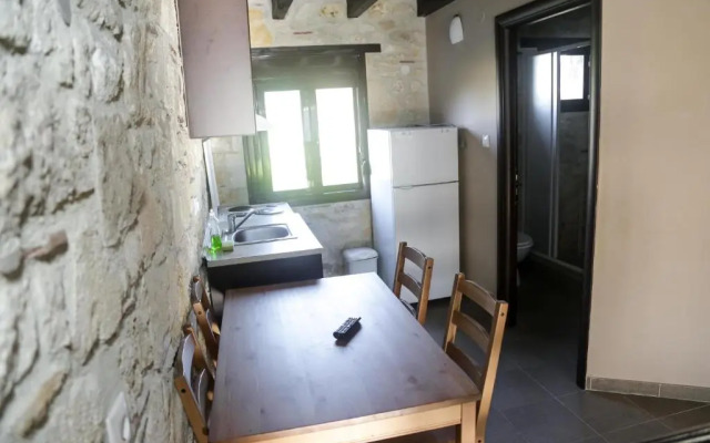 Gioulis Apartments & Studios