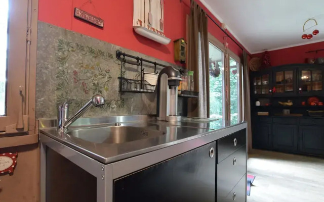 Lively Holiday Home With Garden, Barbecue, Garden Furniture