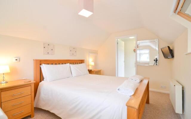 17 Tollgate Cottages