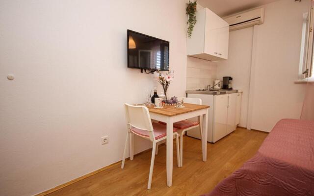Nina Apartments