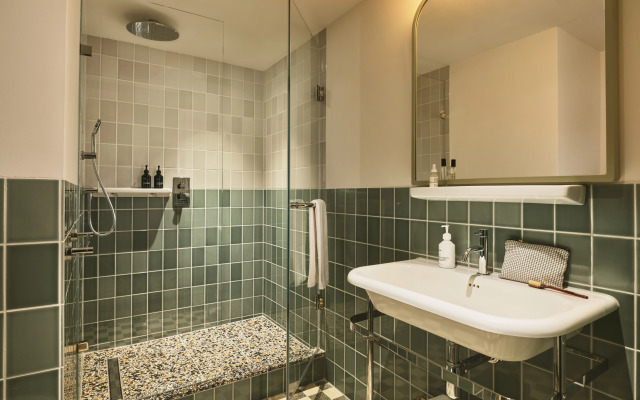 The Hoxton, Lloyd Amsterdam