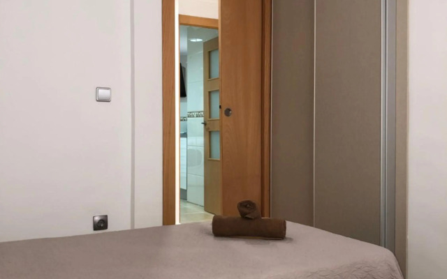 Calle Mora De Rubielos with Free Private Underground Parking