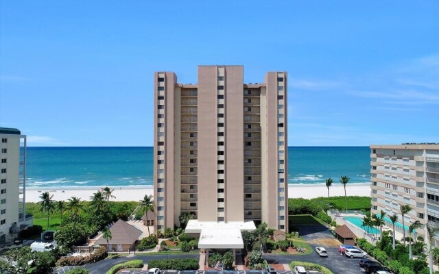 Inviting Beachfront Condo With Pool, spa and Views