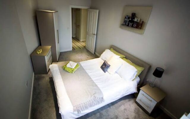 Stayzo Self Catering Accommodation 3 -bradford UK