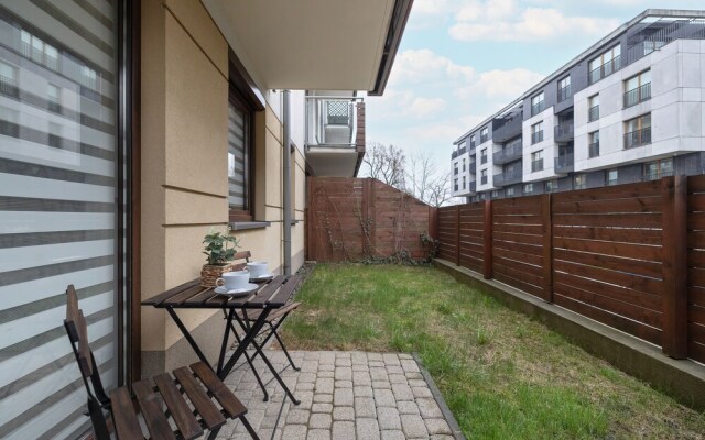 Apartment With Garden by Renters