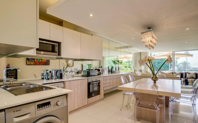 Elegant Apartment at the Waterclub Amani Views