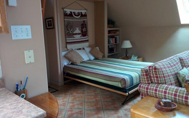 Knightswood Carriage House Tourist Home