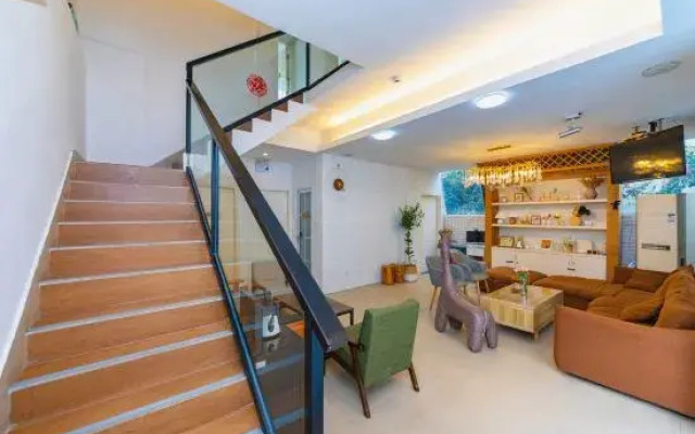 Shenzhen Shanhai Homestay (Jiaochangwei Dapeng Ancient City Branch)