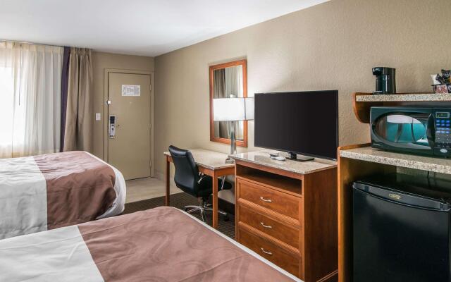 Quality Inn & Suites Near White Sands National Park