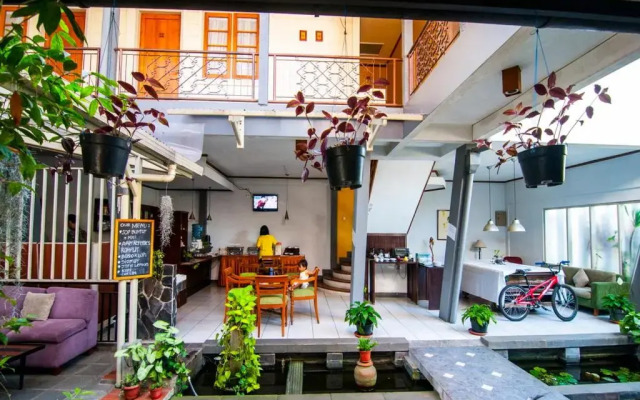 Rumah Asri Bed And Breakfast