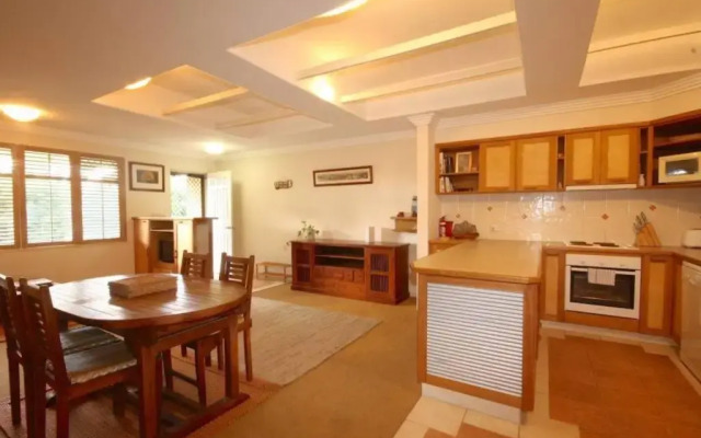 Byron Bay Accom - Byron Break - 4/32 Tennyson St