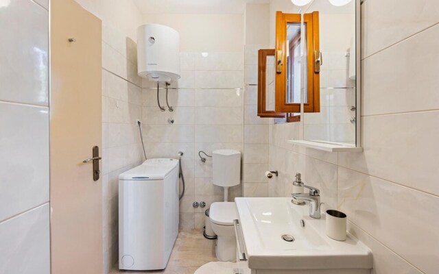 Awesome Apartment in Zaboric With 2 Bedrooms and Wifi