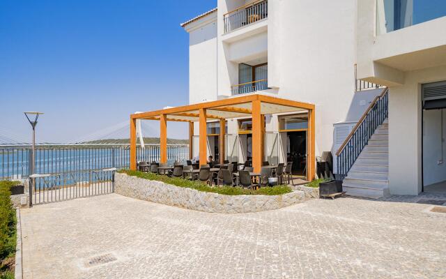 Apartment by Ideal Homes | Overlooking Arade River | Pool | Gym