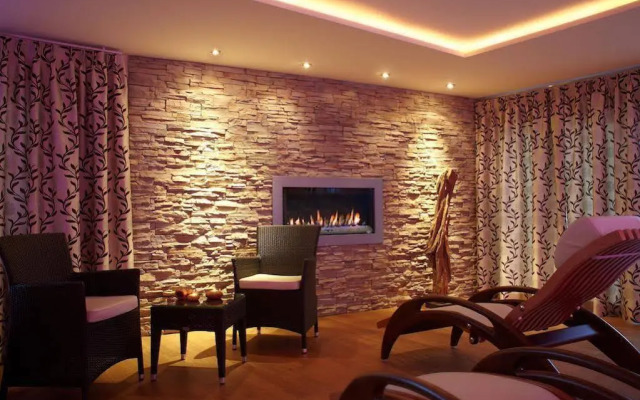 Almhotel Told