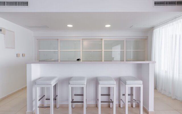 Napa Mermaid Hotel & Suites