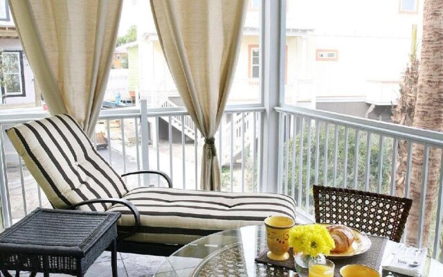 Water's Edge Inn - Adults Only