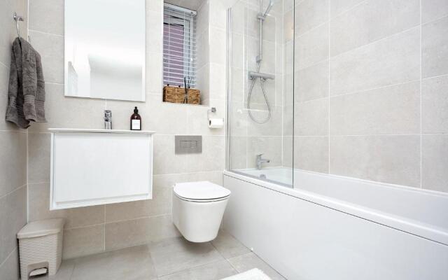 Luxury Duplex 2-Bed Apartment Fruit Market Marina