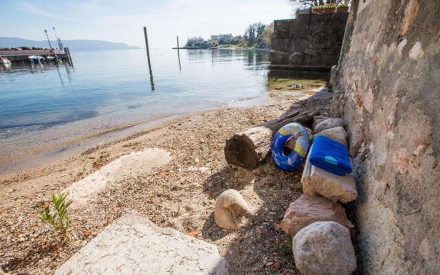 Le Camerine Apartment Water Front