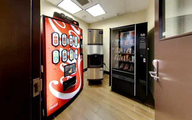 Holiday Inn Express Edmonton-International Airport