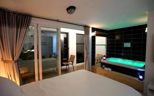 Yesu Nochedelmar Pension