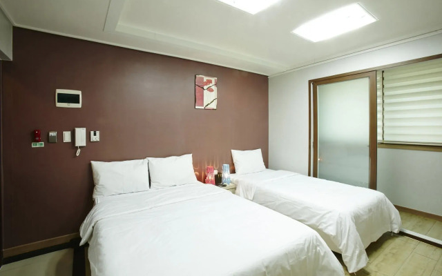 Yeongdeungpo VIP Hotel