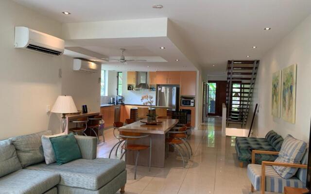 Beach House Apartment 1