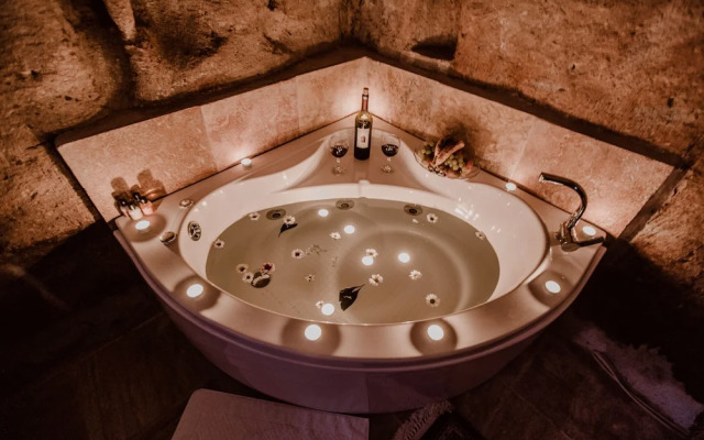 Young Cave Hotel