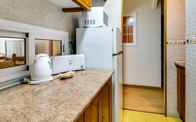 Modern 2 Bedroom in Poble Sec, 7 Minutes to Metro