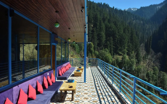 Limbo Cafe & Rooms