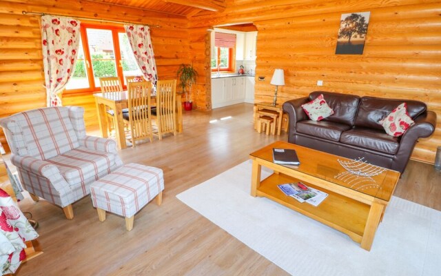 Ash Lodge