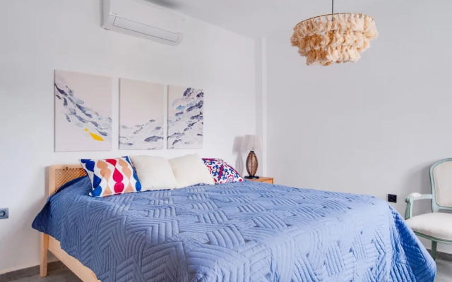 Villa With Sea View Balcony 6 min to Beach