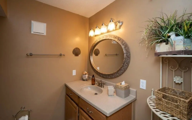 Enclave Condo 701a by Destin Getaways