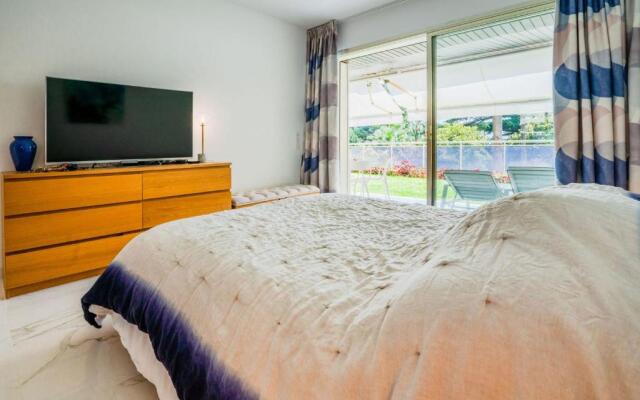 SERRENDY 100m APARTMENT TERRACE VIEW OF THE SEA SWIMMING POOL