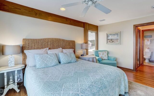Oceanfront Pet Friendly Unit by RedAwning