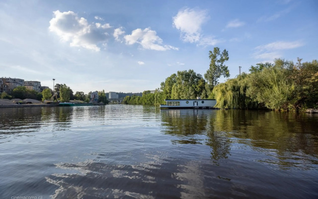 Houseboat - best place in Prague