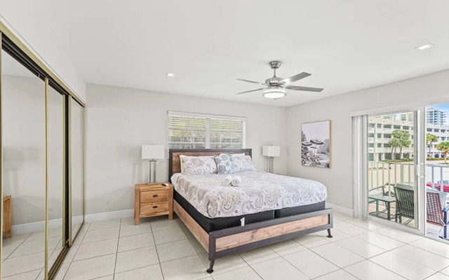 Beach, Pool; Las Olas Getaway