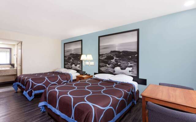Super 8 by Wyndham El Cajon/San Diego