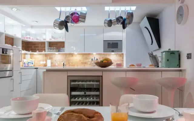 Luxurious Loft Central Soho - 3 Bedrooms Office