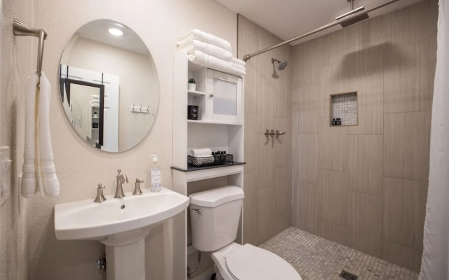 Scottsdale Osborn 3 Bedroom Home by RedAwning