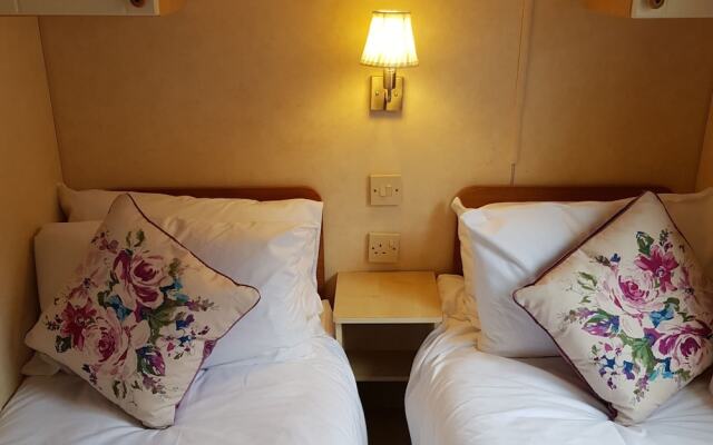 Pitch & Canvas - Self Catering at Broad Oak Farm