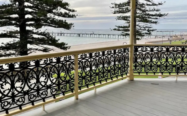 Seafield Tower Glenelg Apartment no 5