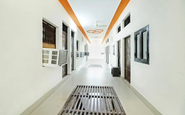 Shri Govind Dham by OYO Rooms